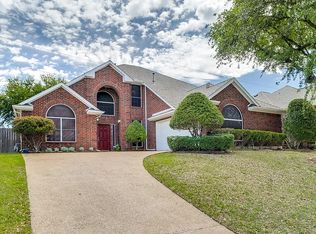 7110 Woodsprings Dr, Garland, TX 75044