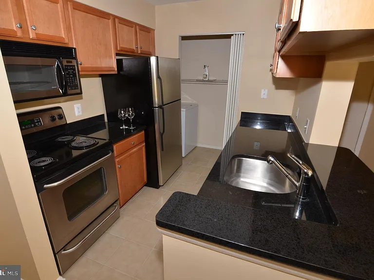 1793 Jonathan Way #L — Photo 36