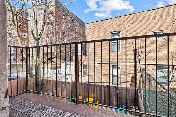 Rented by Compass | media 4