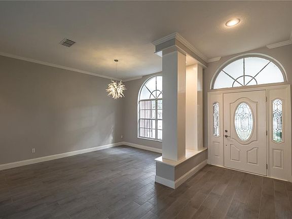 2nd image of 1816 Abbots Hill Dr