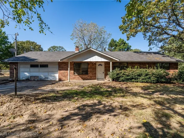 102372 S 4749th Rd, Muldrow, OK 74948