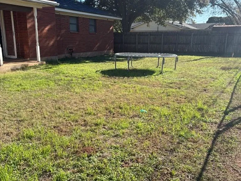 2026 Rosewood Dr — Photo 9