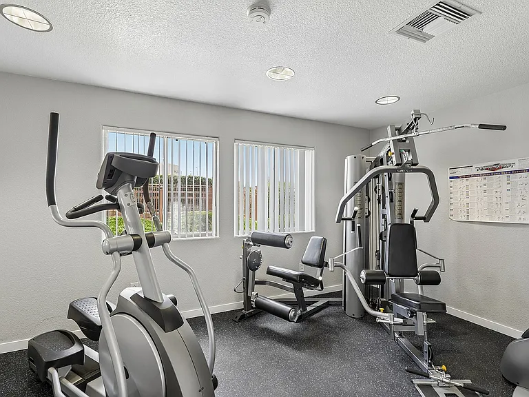 14-web-or-mls-N Skyline Dr-0506-914