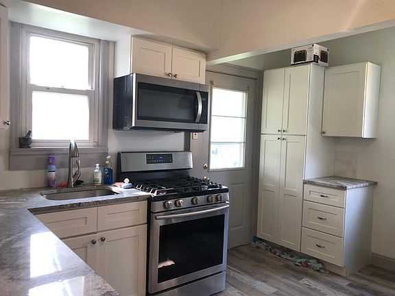 4th image of 885 Northwest Blvd