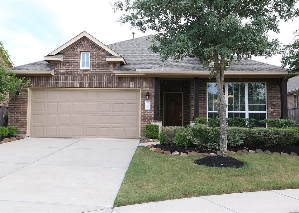 1st image of 26327 Cedar Pine Dr