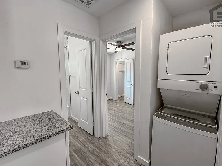 1342 E Willetta St — Photo 17