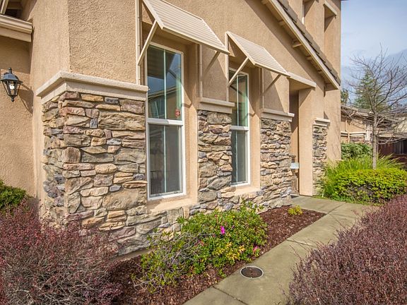 2nd image of 2119 Sterling Dr #19