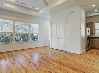 3820 Center Plaza Dr, Houston, TX 77007