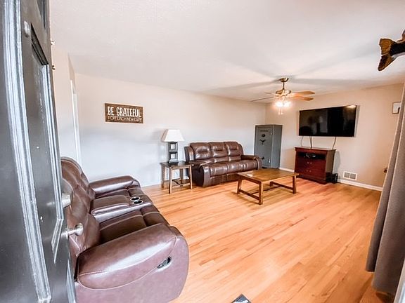 4th image of 622 Oakdale Ave