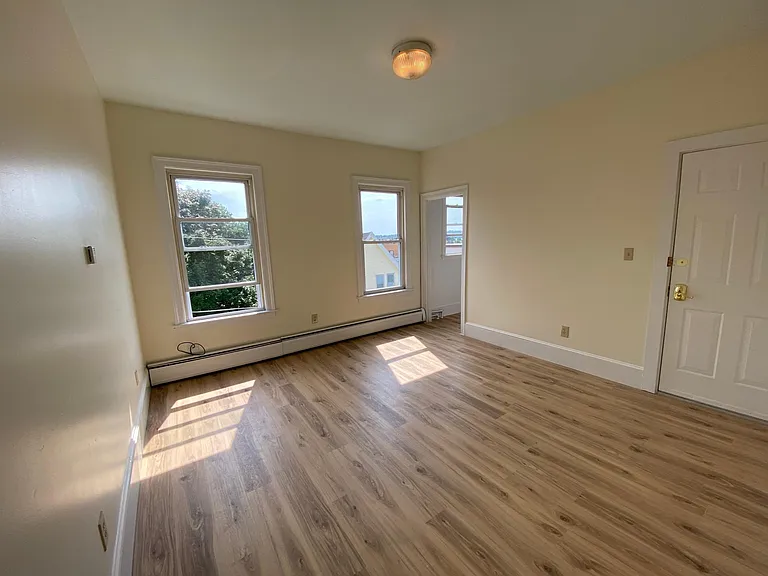 39 Greenleaf St #3 — Photo 1