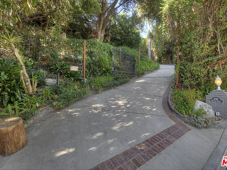 2761 Hutton Dr — Photo 4