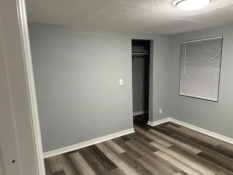 2435 Edwin St NE #4 — Photo 10
