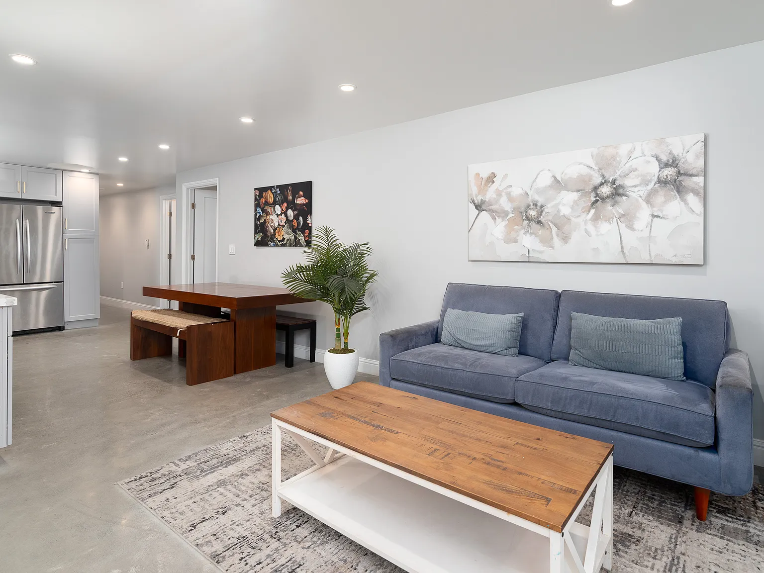 4 bed, 1250 sqft, $4,990 — Photo 2