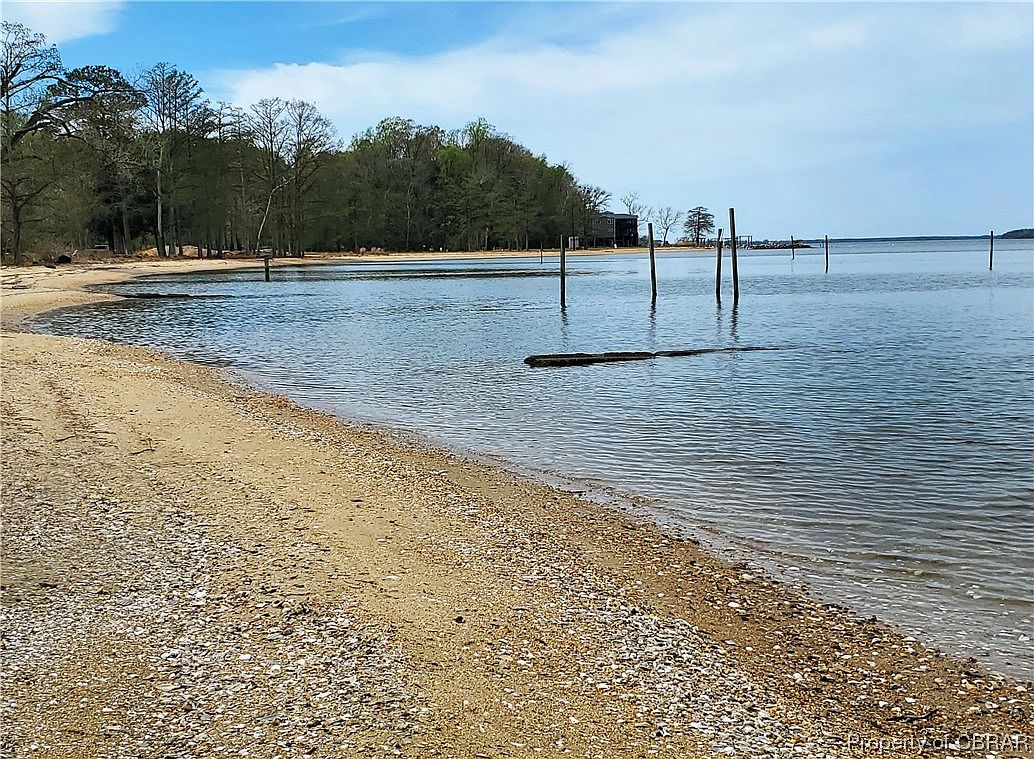 19 Sunken Meadow Rd, Spring Grove, VA 23881 Zillow