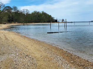 19 Sunken Meadow Rd, Spring Grove, VA 23881