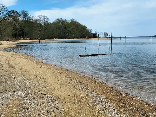 19 Sunken Meadow Rd, Spring Grove, VA 23881