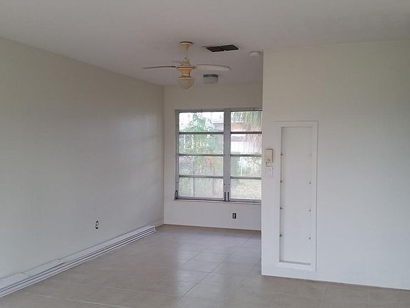 3rd image of 1113 Wesley St