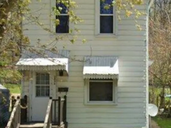 2832 Pinard St, Dubuque, IA 52001