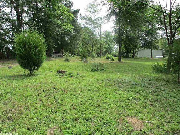 2nd image of 19 Pin Oak Ln