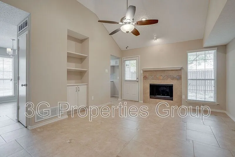 755 Burr Oak Dr