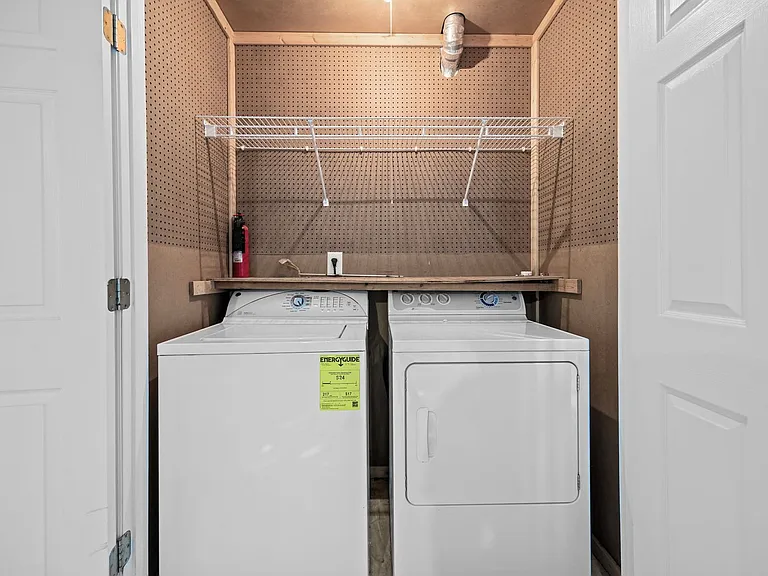 4718 Longhill Ln — Photo 32