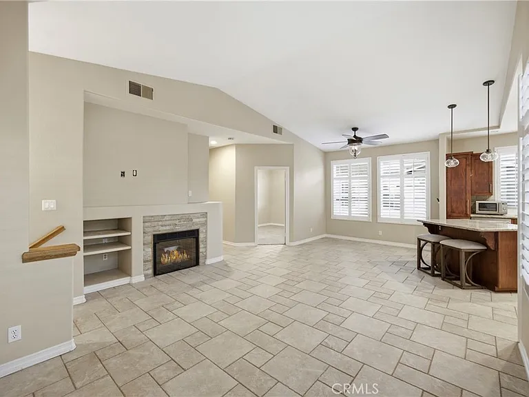 1059 S Positano Ave — Photo 5