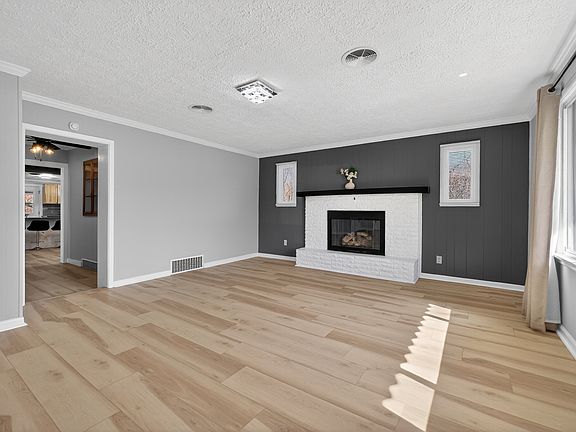 5th image of 1262 E Thompson Rd