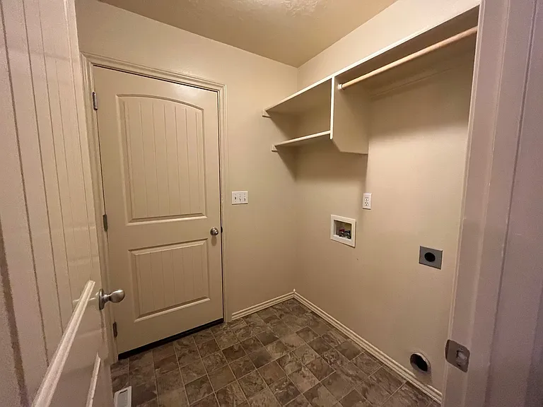 899 W Ashby Dr — Photo 18