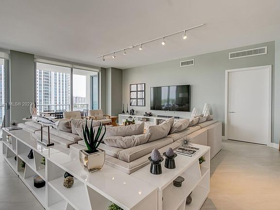 4th image of 17111 Biscayne Blvd Unit 1001