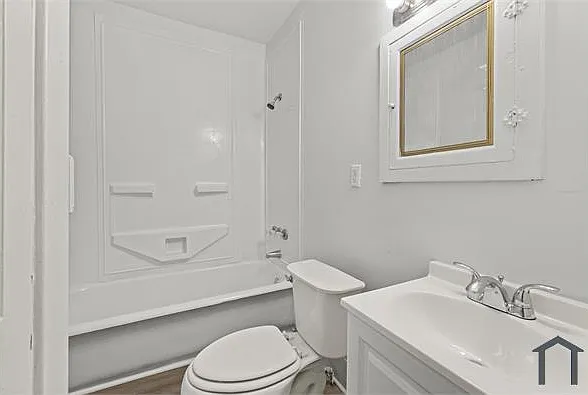 3 bed, 1120 sqft, $1,295 — Photo 3