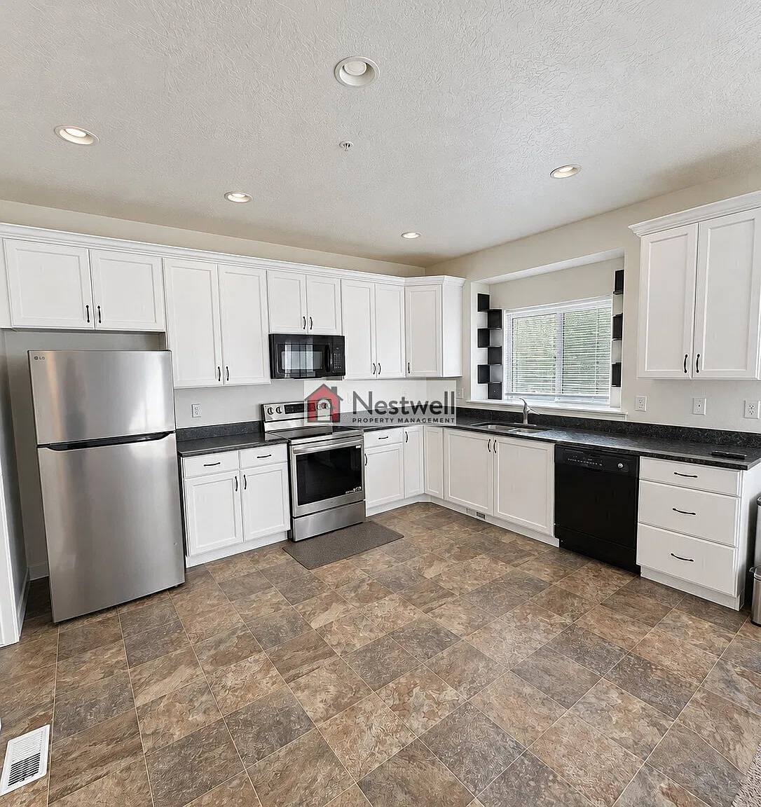 End-Unit Three-level Townhouse in Herriman! — Photo 3