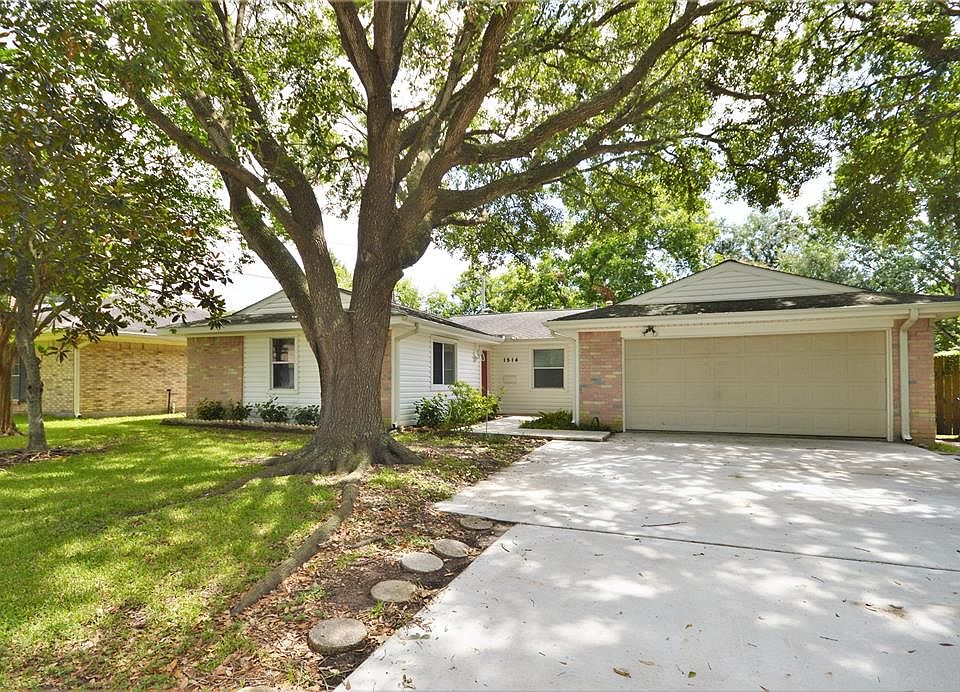 1st image of 1514 Loch Lake Dr