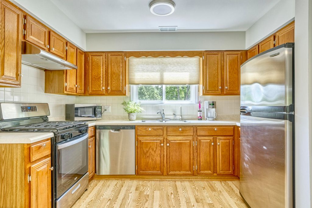 827 Summit Park Ct N, Crown Point, IN - View 6