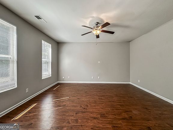 4th image of 134 Daisy Cir