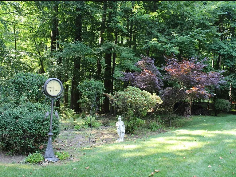 7217 Pine Tree Ct — Photo 42