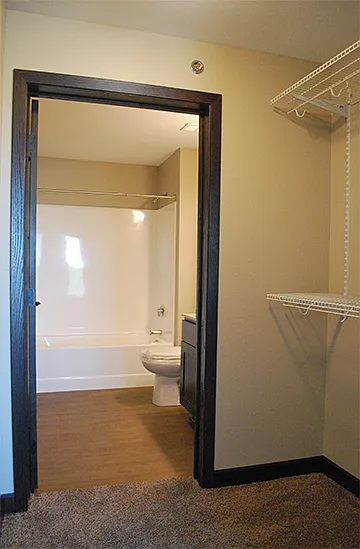 Grand Terrace Apartments — Photo 23