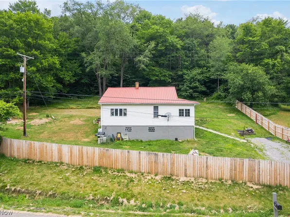 6731 Beaver Dam Rd SE, New Philadelphia, OH 44663