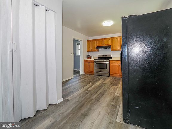 5th image of 1010 Broadview Blvd N