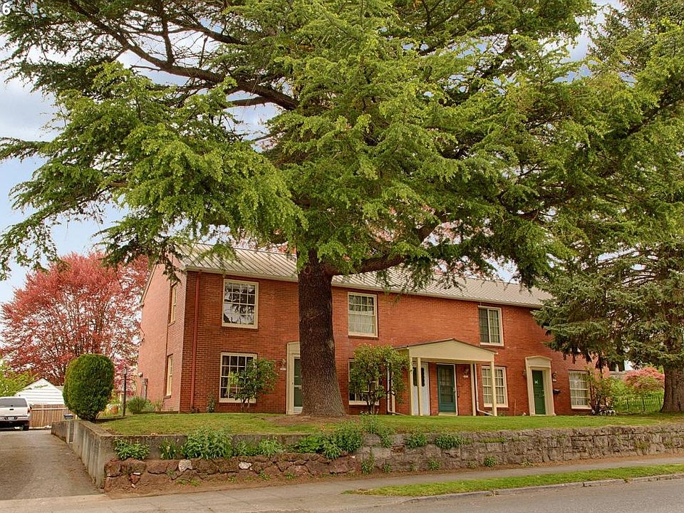 Charming 4-plex, with off-street parking.