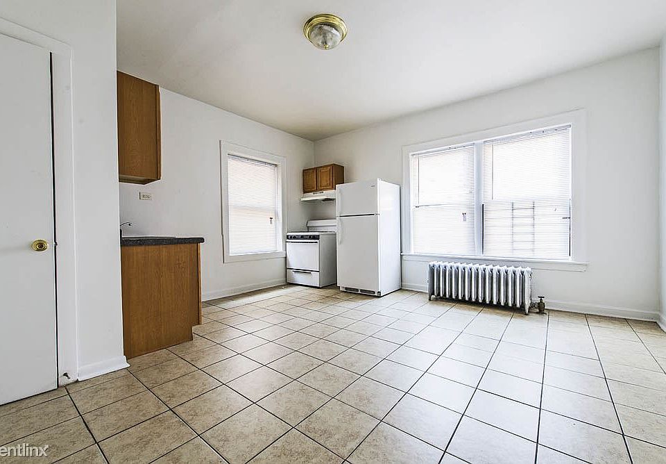7929 S State St Apartments Chicago Dining Room_02