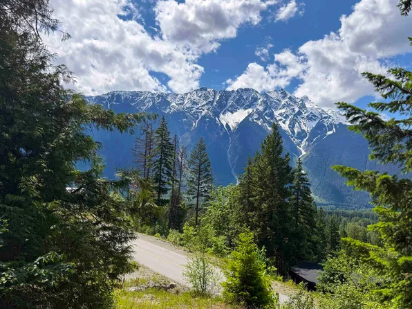 7505 Pebble Creek Dr, Pemberton, BC V0N 2L3
