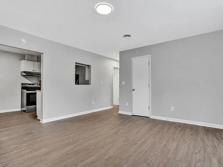 Flats at Thrasher Park — Photo 6