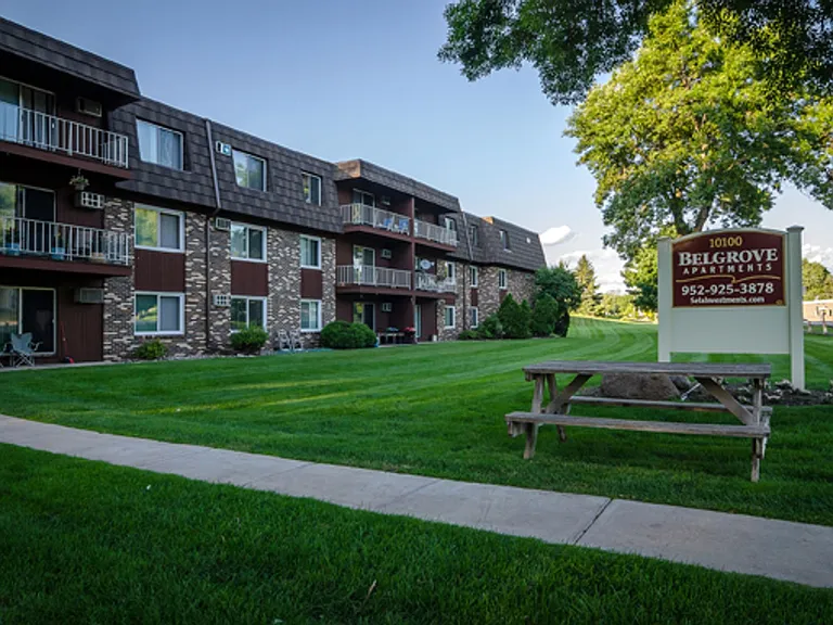 10100 Minnetonka Blvd — Photo 2