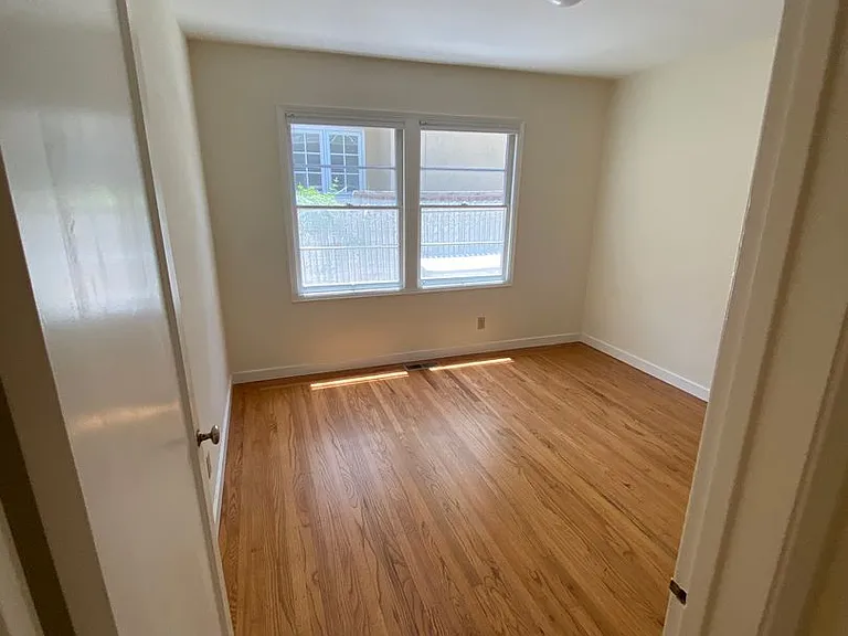 242 Stanford Ave — Photo 9