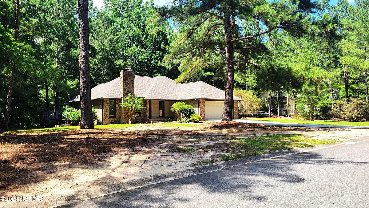 Building Photo - 356 Broadmeade Dr