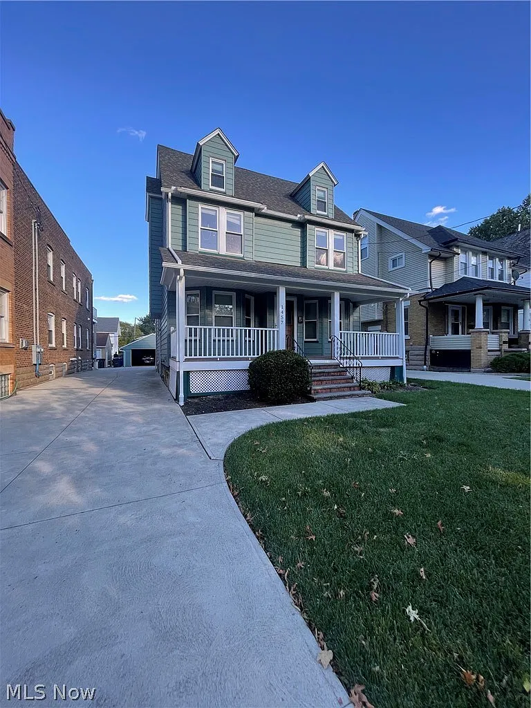 5 bed, 2.5 bath, $3,450 — Photo 1