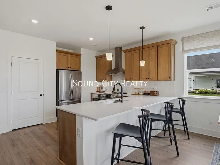 152 Valentine Aly — Photo 16