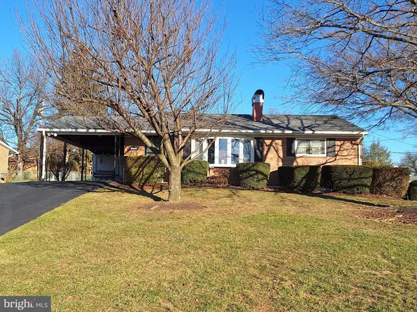 11530 Dellwyn Dr, Hagerstown, MD 21740