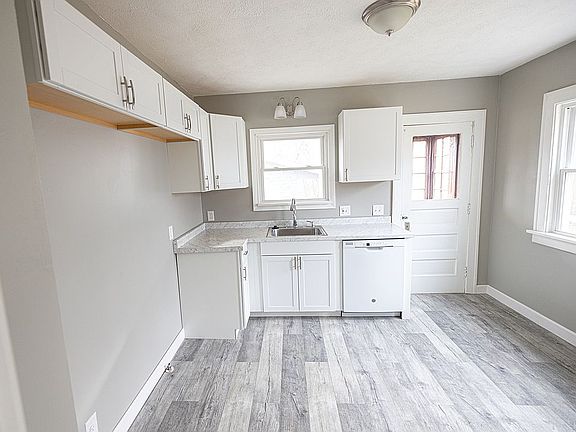 3rd image of 34242 Waldmer Dr