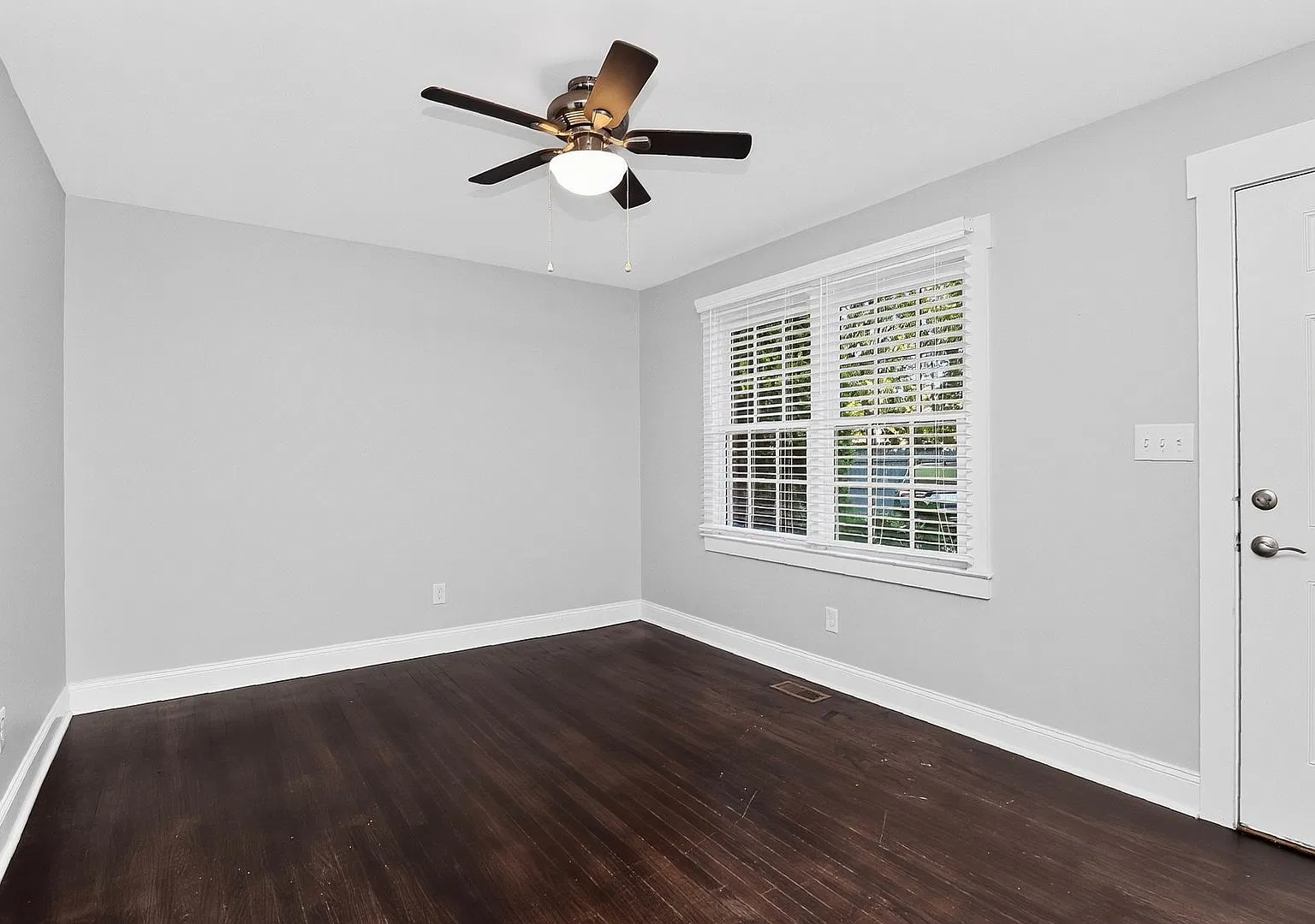 Cozy Two Bedroom Quadplex in Wilmore — Photo 3